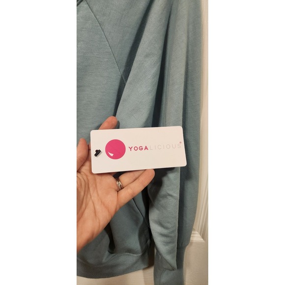 Yogalicious Sweatshirt XS Stephanie Hi Low, Light Blue, Butter  Soft, NWT - Picture 3 of 11